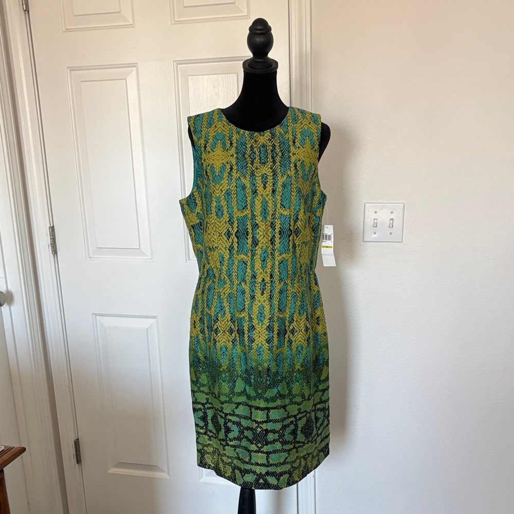Muse NWT snakeskin print cutout back sheath sleeveless dress.